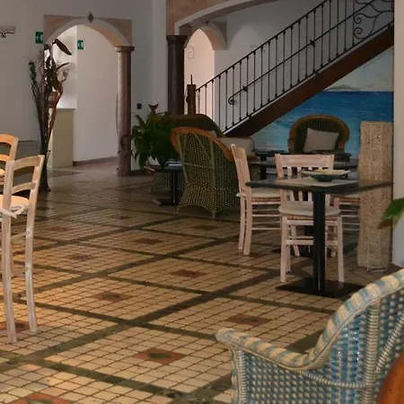 מלון Delfino ארזח'ינה