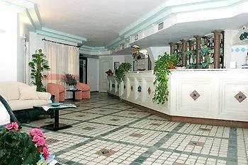 מלון Delfino ארזח'ינה